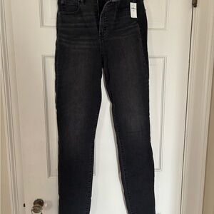 GAP Sky High Rise True Skinny Jeans in Washed Black